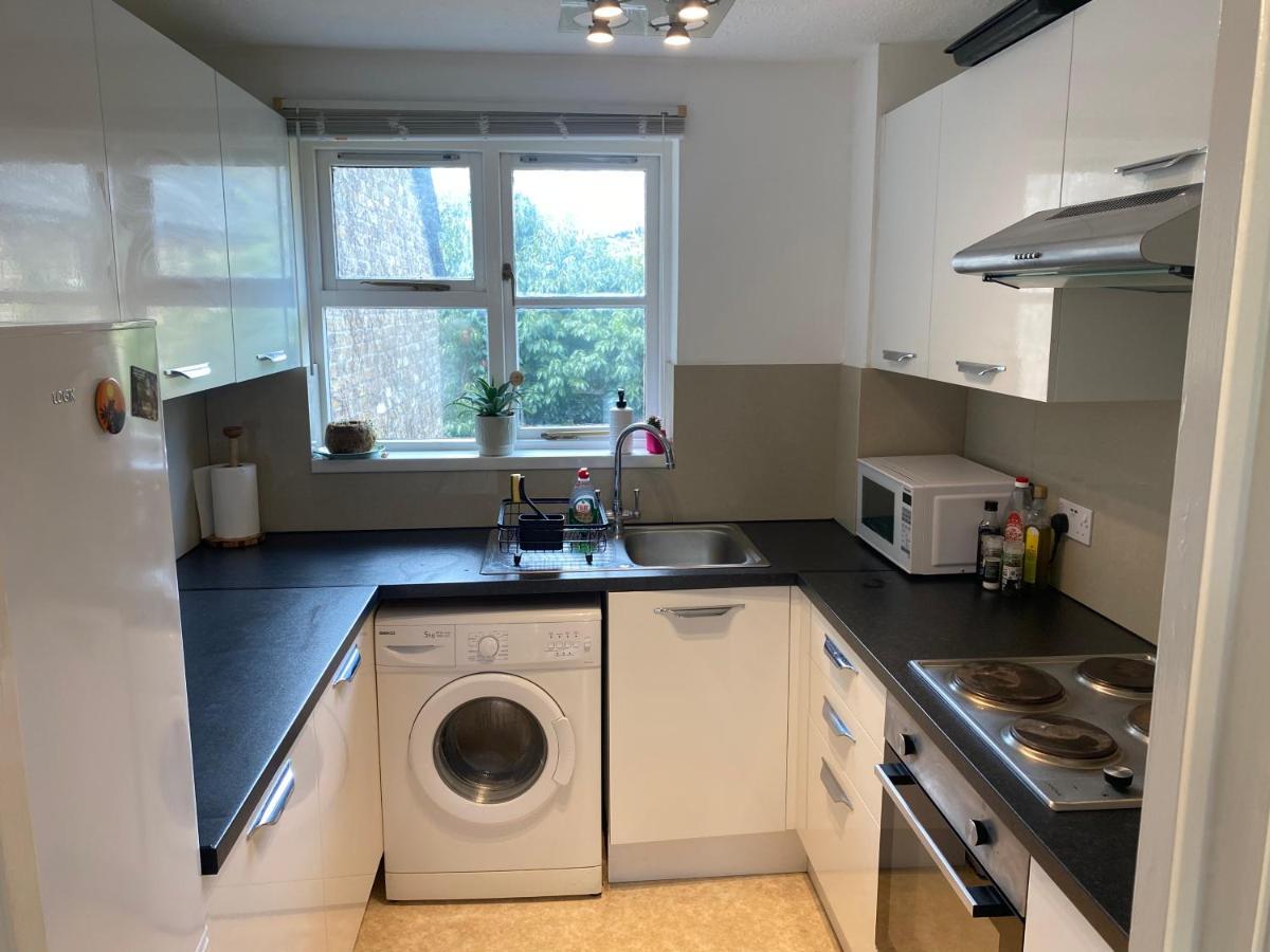 Bright And Comfortable Studio Apartment Londres Exterior foto